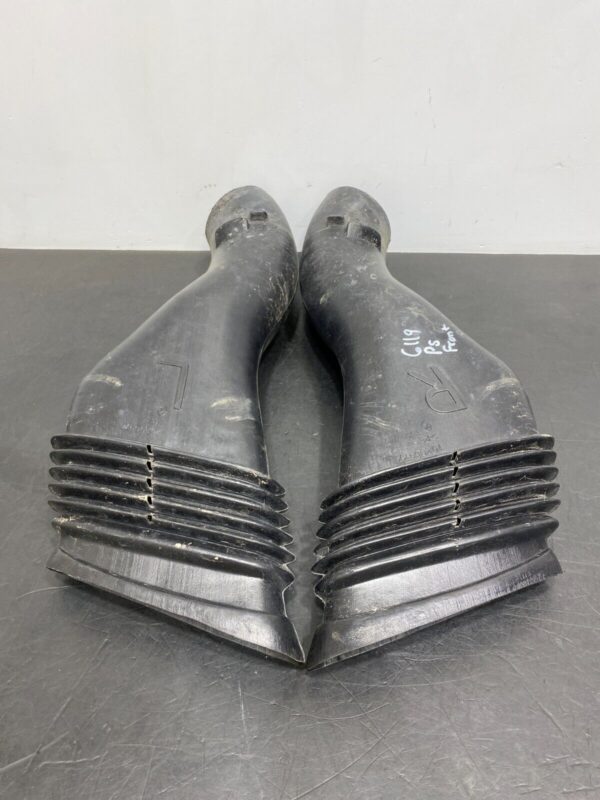C5 Z06 FRON BRAKE DUCT PAIR DRIVER PASSENGER DUCTS 