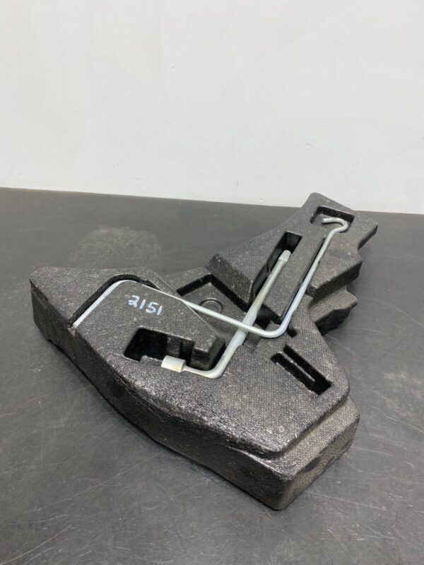 OEM ROADSIDE KIT FOAM WITH TIRE IRON (SUBARU BRZ FRS 86)