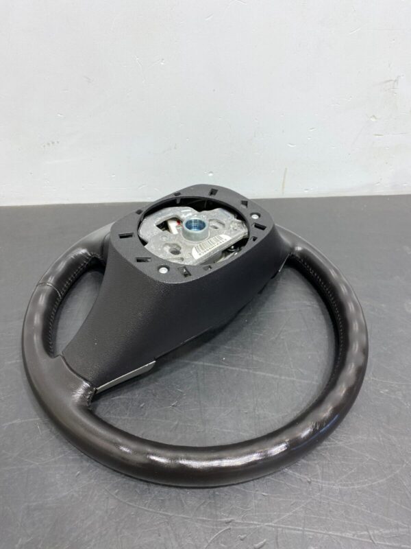 C6 Z06 OEM STEERING WHEEL ASSEMBLY M/T NO PADDLE - Image 10