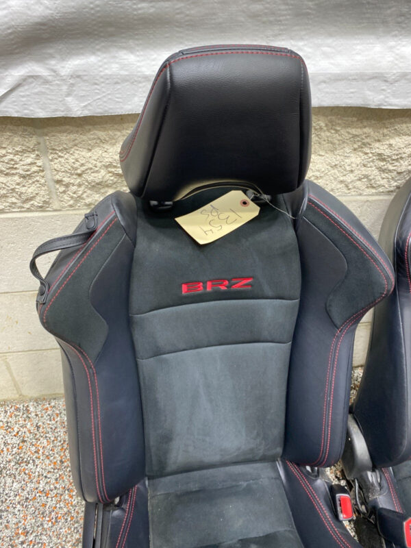 2020 SUBARU BRZ OEM FRONT REAR LEATHER SUEDE SEATS RED BRZ LOGO - Image 8