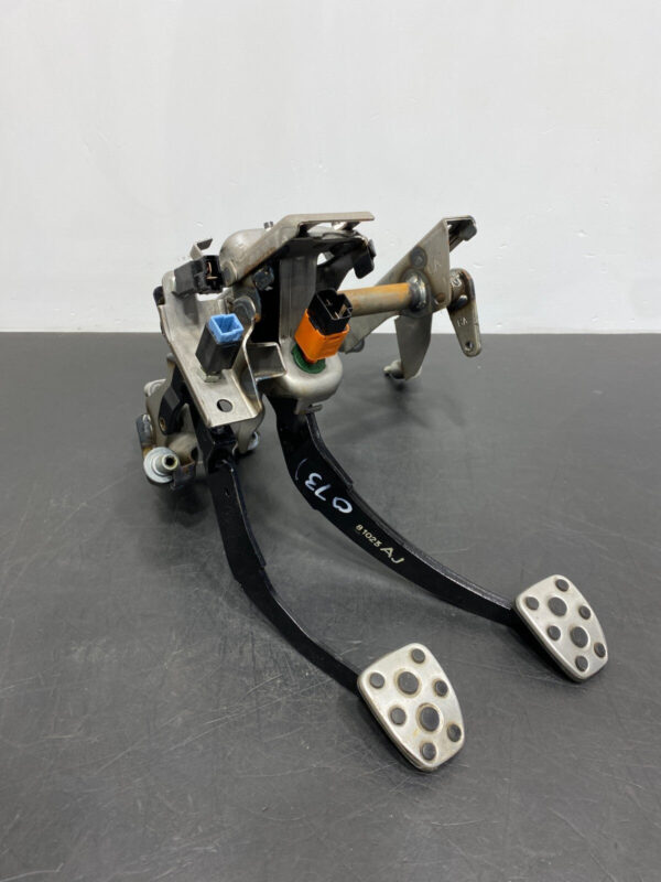 SUBARU BRZ OEM CLUTCH BRAKE PEDAL COMBO PEDALS 