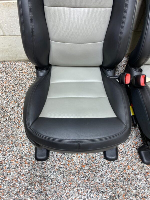 C6 GRANDSPORT OEM BLACK LEATHER FRONT SEATS - Image 2