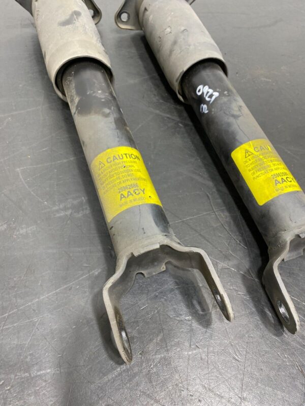 C6 GRANDSPORT OEM REAR STRUTS PAIR DRIVER PASSENGER STRUTS  - Image 9