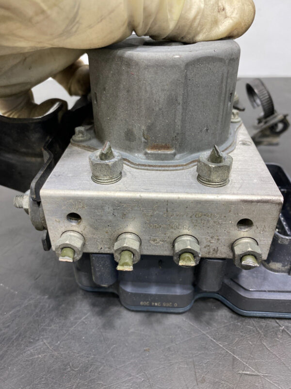 OEM ABS ANTI LOCK BRAKE MODULE UNIT (SUBARU BRZ) - Image 2