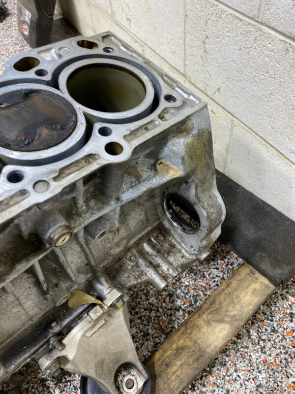 HONDA S2000 AP1 OEM F20C ENGINE SHORT BLOCK 2.0L USED 82K SCORED CYL 4 WALL - Image 4