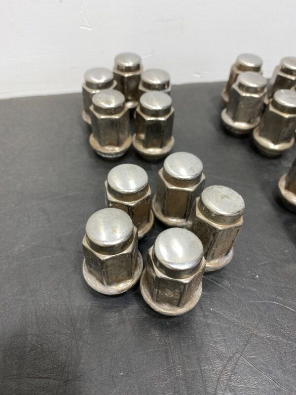 C6 GRANDSPORT OEM LUG NUTS SET - Image 7