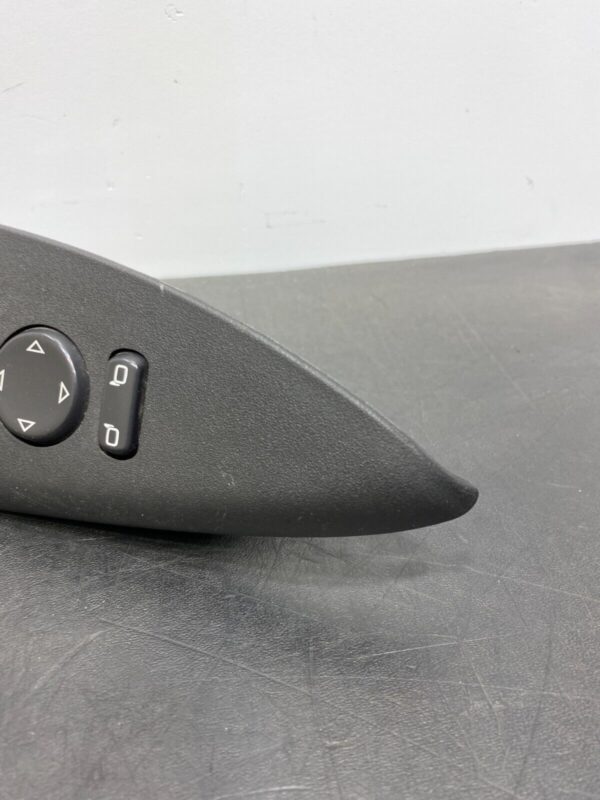 OEM DRIVER LH WINDOW SWITCH MIRROR BLACK (C6 GRANDSPORT) - Image 5