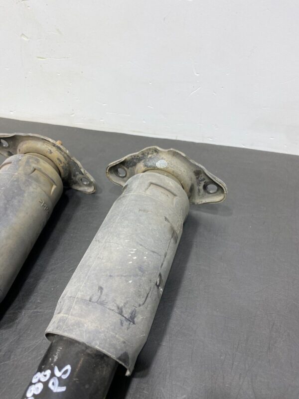 C6 Z06 OEM REAR SHOCK ABSORBER PAIR DRIVER PASSENGER - Image 2